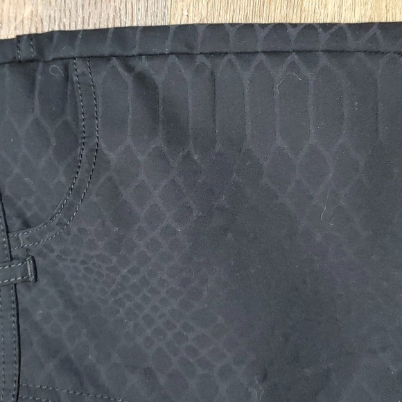 Lafayette 148 black reptile snake print pants - Picture 4 of 8